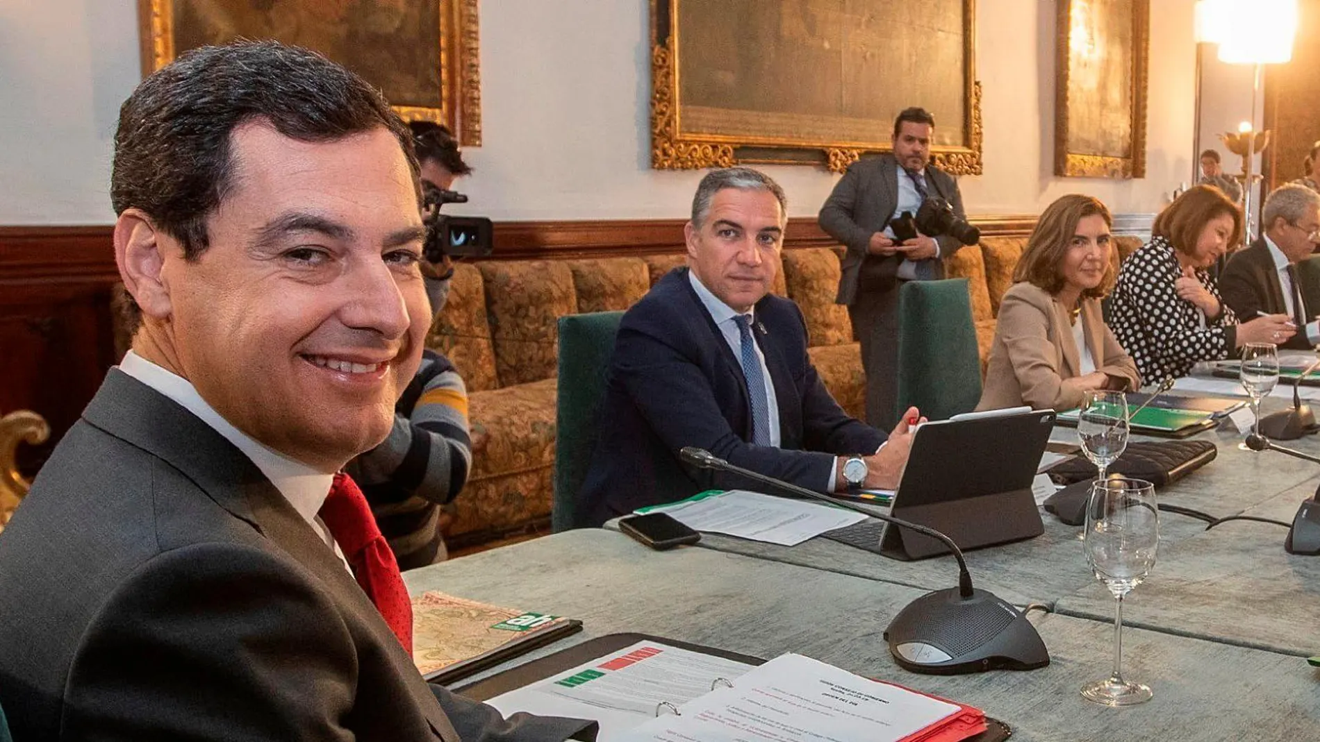 El Consejo de Gobierno reunido en el Palacio de los Guzmán de Sanlúcar de Barrameda (Cádiz) / Foto: Efe
