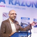 Óscar Esquivias, galardonado con el Premio «Cultura y Más» de La Razón en 2016