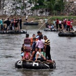El río Suchiate en la frontera de Guatemala con México. Cada día decenas de migrantes cruzan este río como un primer paso en su viaje hacia el sueño estadounidense.