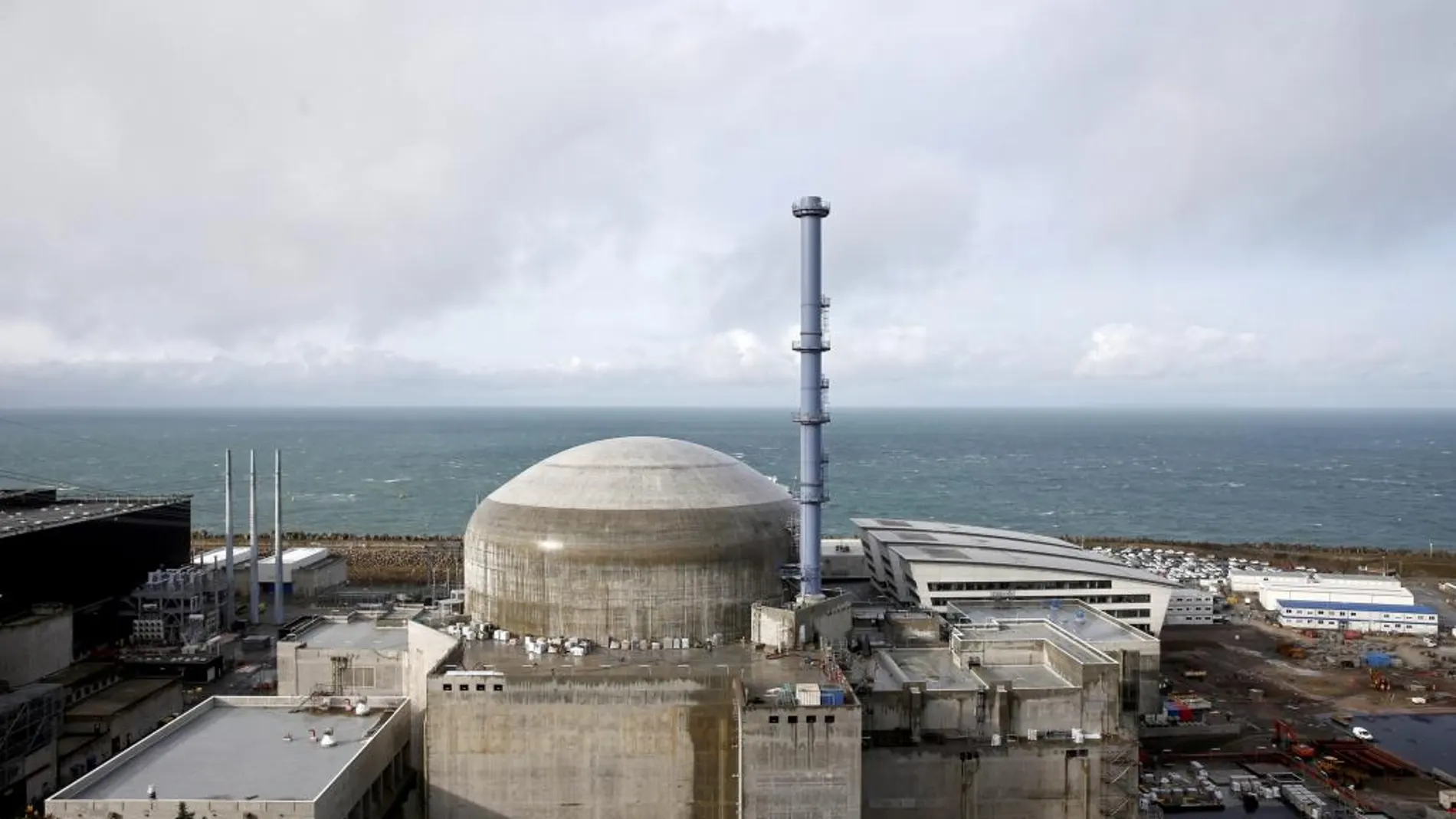 Imagen de la central nuclear francesa de Flamanville