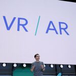 Clay Bavor, vice presidente de la division de Realidad Virtual de Google, durante su intervención en el evento anual de desarrolladores celebrado este miércoles