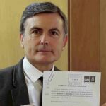 El portavoz de Economía del PSOE, Pedro Saura, en el registro del Congreso donde presentó una enmienda a la totalidad .