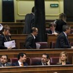 Los diputados de los partidos nacionalistas y de Podemos han abandonado hoy el hemiciclo del Congreso al inicio de la sesión plenaria en solidaridad con el hasta ahora portavoz del PDeCAT, Francesc Homs