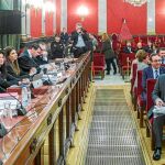 Los fiscales Javier Zaragoza y Fidel Cadena (izda.), instantes antes de comenzar la primera sesión del juicio del «procés» el pasado 12 de febrero en el Tribunal Supremo