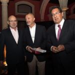 Vigorra, Pérez Reverte y Pulido
