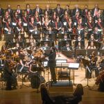 La Josva interpreta junto al Grupo Arcón de Olid y tres corales de Valladolid la pieza «El Coloquio de los Genios» en el Auditorio Miguel Delibes.