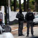 Policías en la escuela Raul Brasil después de un tiroteo en Suzano, estado de Sao Paulo, Brasil / Foto: