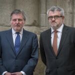El portavoz del Gobierno y ministro de Educación, Cultura y Deporte, Íñigo Méndez de Vigo asiste a la toma de posesión de Miguel Falomir como nuevo director del museo del Prado