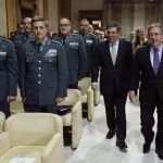 El ministro del Interior, Juan Ignacio Zoido , acompañado por el director de la Guardia Civil, José Manuel Holgado, antes de presidir el acto de presentación del Calendario Solidario 2017 de la Guardia Civil y de la Fundación Juegaterapia