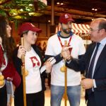 El presidente, Pedro Antonio Sánchez, visitó ayer el estand murciano en Fitur, en el Día de la Región