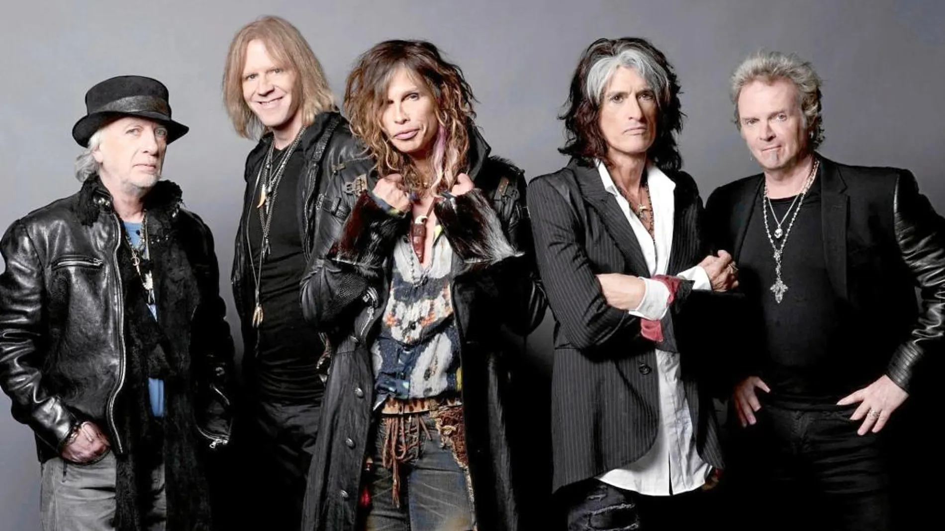 De izda. a dcha., Brad Whitford, Tom Hamilton, Steven Tyler, Joe Perry y Joey Kramer son Aerosmith