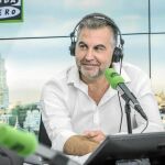 Imagen de Carlos Alsina en el estudio de su espacio radiofónico