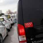 Imagen de archivo de taxis y VTC en el aeropuerto de Barajas / Foto: Jesús G. Feria