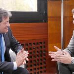 Javier Fernández y Albert Rivera, ayer durante su reunión en Oviedo