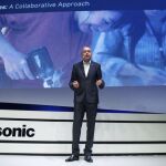 El consejero delegado de la compañía Panasonic Europe, Laurent Abadie, pronuncia su discurso durante la jornada para la prensa de la gran feria europea de la tecnología, IFA, en Berlín