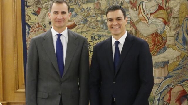 Imagen de archivo de la última vez que el rey Felipe VI recibió al secretario general del PSOE, Pedro Sánchez