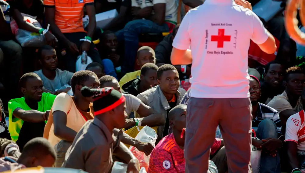 El Centro de Coordinación busca luchar contra las redes de tráfico de personas, la «nueva esclavitud» del siglo XXI, según el ministro de Interior / Foto: Efe