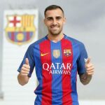 Paco Alcácer, con su nueva camiseta del Barcelona.