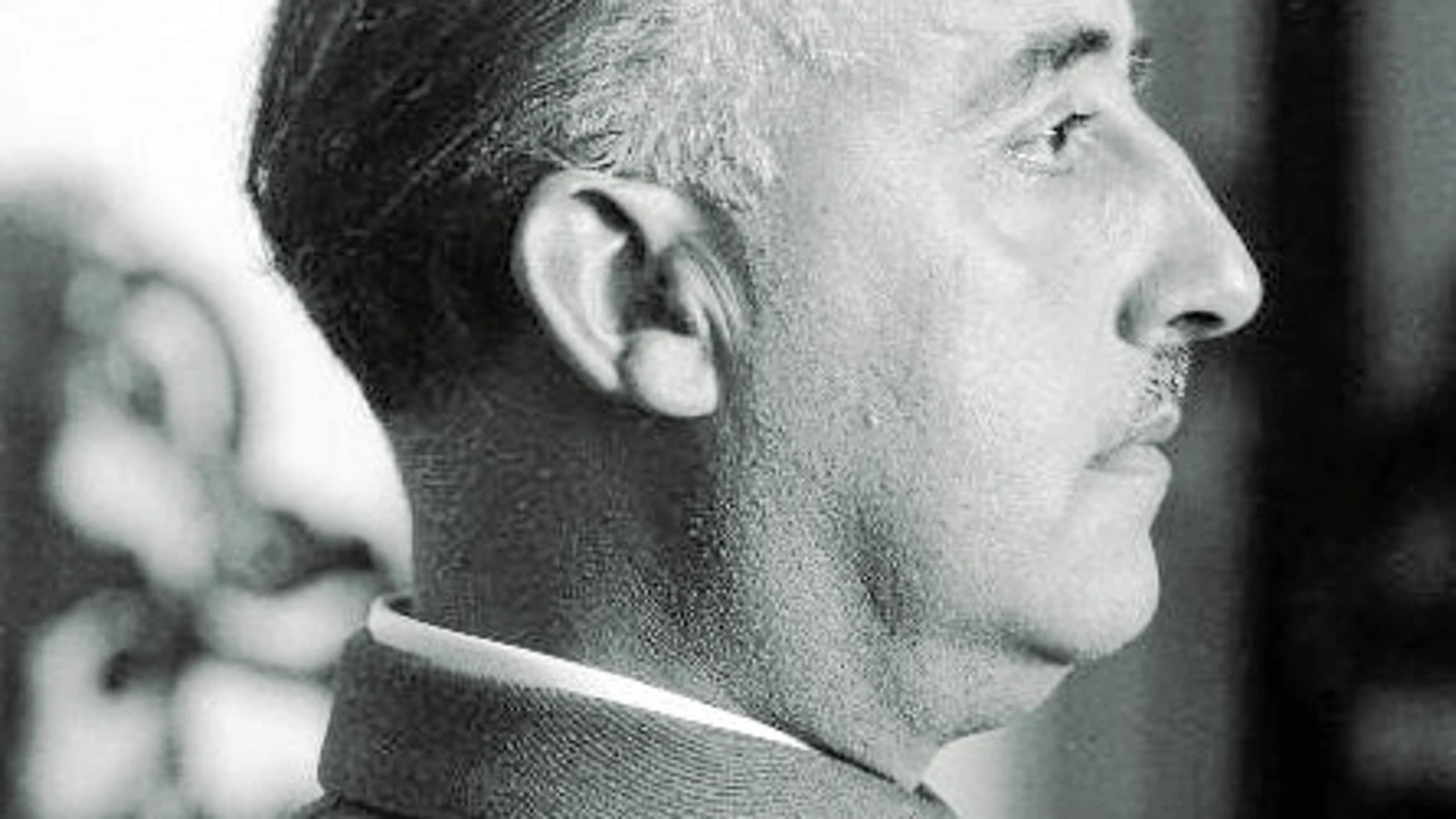 Restos de un dictador: los de Francisco Franco, todavía sepultados en el Valle de los Caídos, se han situado en el centro de la actualidad política, como un tema capital, 40 años después. Foto: VICENTE MORENO