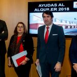 El consejero de Fomento y Medio Ambiente, Juan Carlos Suárez-Quiñones, presenta la resolución de las ayudas al alquiler