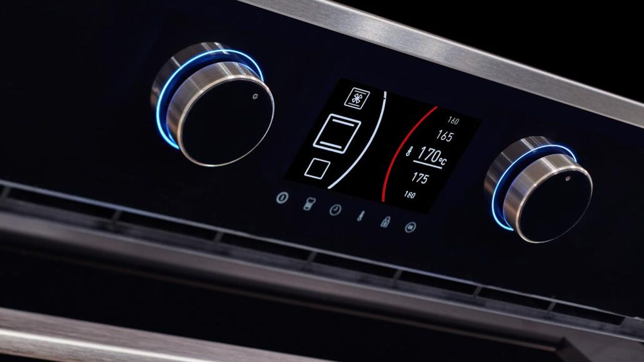 Precio de la luz hoy, jueves 23 de octubre, por horas: el mejor momento del día para encender el horno