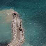 La imagen muestra rellenos llevados a cabo al Este del Peñón
