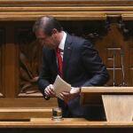 El primer ministro, Pedro Passos Coelho, tras la moción de rechazo durante la sesión parlamentaria.