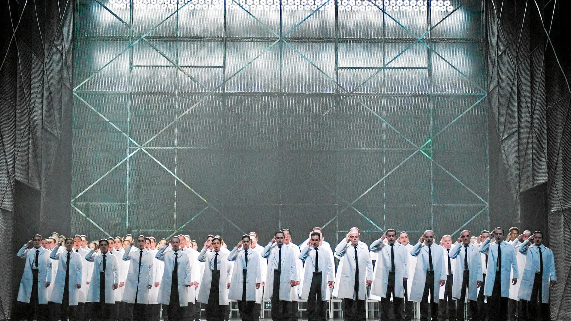 La ópera cuenta con más de 70 miembros del coro y con hasta once solistas, con Alison Cook como Lea, José Antonio López coma Ram y Xavier Sabata como Dr. Schicksal