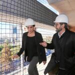 Ada Colau visita las obras de ampliación del Hospital del Mar