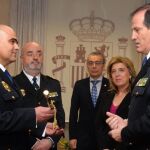 Jesús María Nogales toma posesión del cargo en un acto presidido por María José Salgueiro, acompañada por el subdelegado del Gobierno en Burgos, Roberto Saiz; el comisario jefe de Castilla y León, Jorge Zurita; y el jefe de la División de Formación, Javier Peña Echeverría