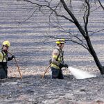 Unas 50 dotaciones de los Bomberos se emplearon afondo en un incendio que arrasó unas 407 hectáreas de vegetación