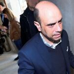 El alcalde de Alicante, el socialista Gabriel Echávarri, aseguró ayer que está «hecho polvo» y aseguró que actuó conforme a la ley. Insiste en que aguantará, al menos, hasta que se le abra juicio