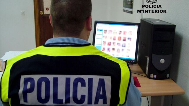 Detenido un hombre de 68 años que se hacía pasar por adolescente para conseguir imágenes sexuales de niñas