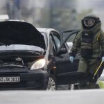 El equipo de artificieros se ha desplazado al lugar de los hechos porque una vez detenido el conductor,