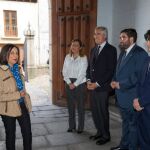 La ministra de Defensa, Margarita Robles, visita el Archivo General Militar de Åvila. En la imagen junto a Virginia Barcones, José Luis Rivas y Jesús Manuel Sánchez Cabrera, entre otras autoridades.