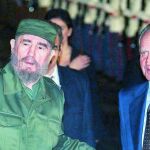 El Rey Juan Carlos I y el entonces gobernante cubano Fidel Castro durante la IX Cumbre Iberoamericana