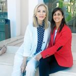 Carmen Lomana junto a Idoia Carrillo, relaciones públicas del hotel La Manga Golf (Murcia)