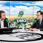 Carlos Alsina entrevistando a Mariano Rajoy en Onda Cero