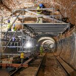 Actualmente se está trabajando en el decapado y picado manual del túnel