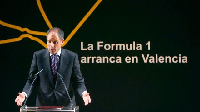El ex presidente de la Comunidad Valenciana, Francisco Camps, pidió recientemente al Ayuntamiento que exigiera a los propietarios de los terrenos por donde discurre el circuito, el pago del coste del mismo