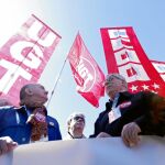 Los secretarios generales de UGT, Pepe Álvarez, y CC OO, Ignacio Fernández Toxo, encabezaron la manifestación del pasado 1 de mayo en Madrid