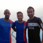 Javi Fernández, entre Anelka y Pires, cuando jugaba en el Mumbai City de la India