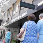 En Capitán Haya hay varios negocios que deberán cambiar sus rótulos