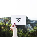 Estar conectados a internet se ha convertido en una obsesión para muchos / Pixabay