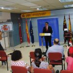 La Razón. El delegado del Gobierno en la Comunidad, el socialista Diego Conesa, anunció ayer a los medios la decisión de Fomento de retrasar la llegada de la Alta Velocidad de Murcia hasta el segundo semestre de 2020