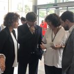 Puidemont ha visitado a los heridos junto a la ministra de Sanidad, Dolors Monserrat