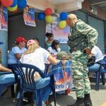 Cientos de seguidores chavistas y militares tomaron las calles de Caracas para asegurar que la jornada transcurriera sin incidentes
