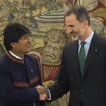 El presidente de Bolivia, Evo Morales, ha sido recibido por Felipe VI en el Palacio de la Zarzuela