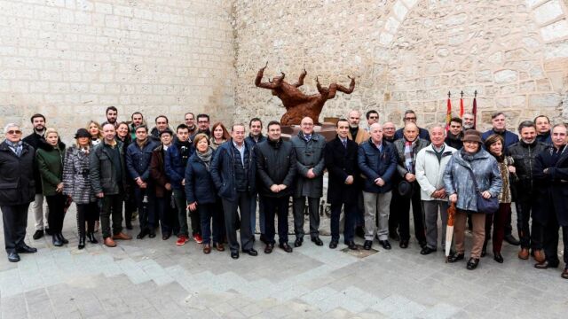 Peñafiel homenajea a las generaciones de de mujeres y hombres dedicados al cultivo de la vid y el vino