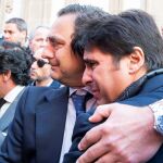 Una multitudinaria ceremonia despide a Rafa Serna en la iglesia de Santa Cruz